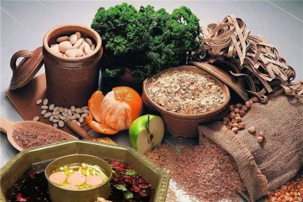 养生食疗推荐：根据体质与季节定制健康饮食，轻松调理身体告别亚健康