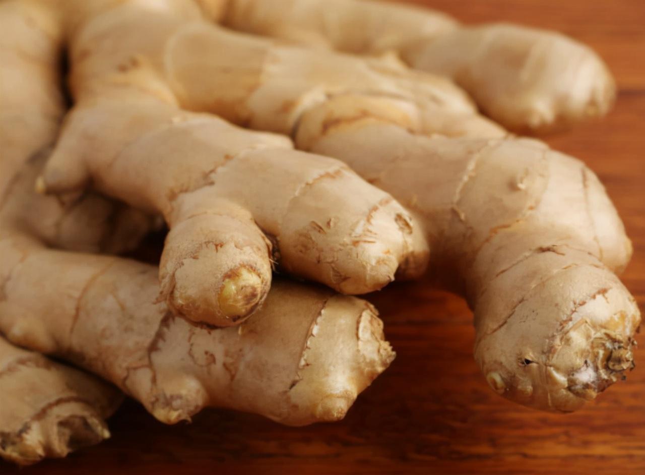 调理脾胃泡脚用什么中药?精选配方助你轻松改善消化,告别腹胀不适 调理脾胃泡脚用什么中药?精选配方助你轻松改善消化,告别腹胀不适