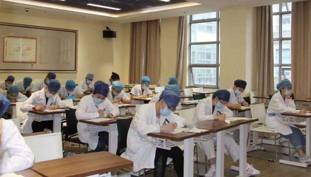 中医养生学能考医师资格证吗?完整指南助你轻松实现职业转型 中医养生学能考医师资格证吗?完整指南助你轻松实现职业转型