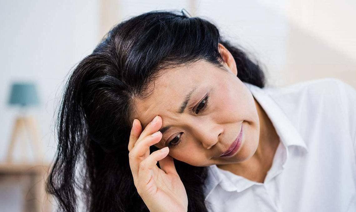 绝经的迹象有哪些？45-55岁女性必看，轻松识别身体变化，告别潮热、情绪波动困扰